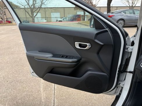 Used 2025 Kia K4 LXS image 20