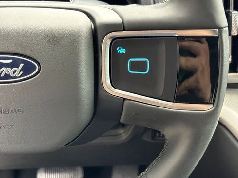 Certified 2025 Ford Expedition Active image 21