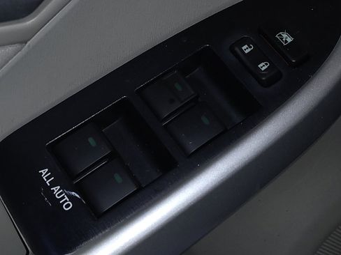 Used 2015 Toyota Prius Four image 27