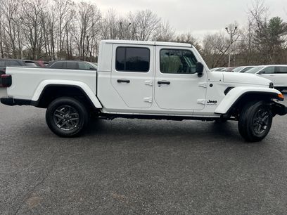 New 2026 Jeep Gladiator Sport