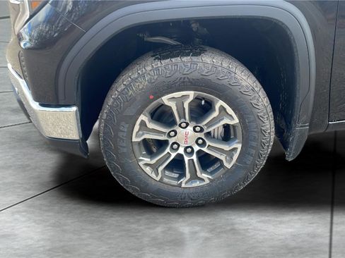 New 2026 GMC Sierra 1500 SLE image 24
