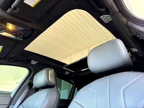 Used 2024 BMW 760i xDrive image 17