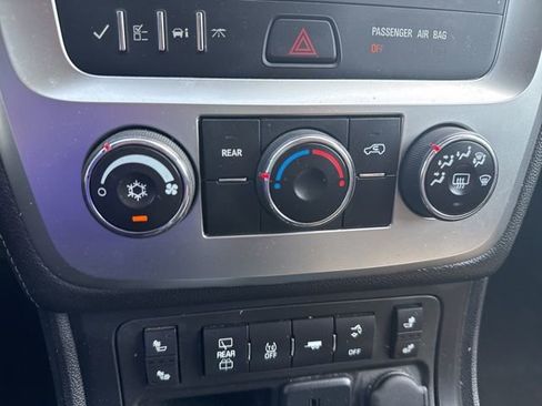 Used 2016 GMC Acadia SLE AWD/4WD image 26