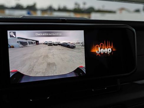 New 2026 Jeep Gladiator Rubicon w/ Steel Bumper Group AWD/4WD image 28