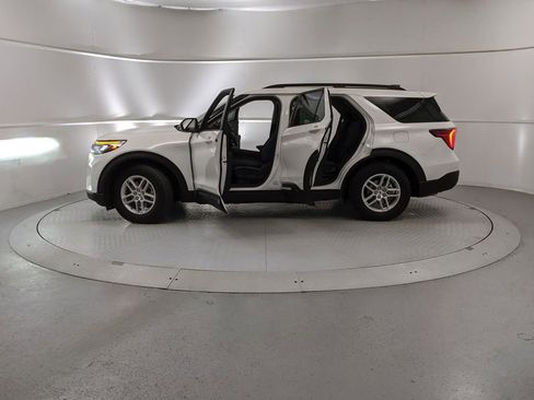 New 2025 Ford Explorer Active image 11