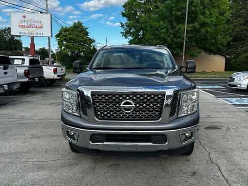 Used 2017 Nissan Titan SV AWD/4WD image 8