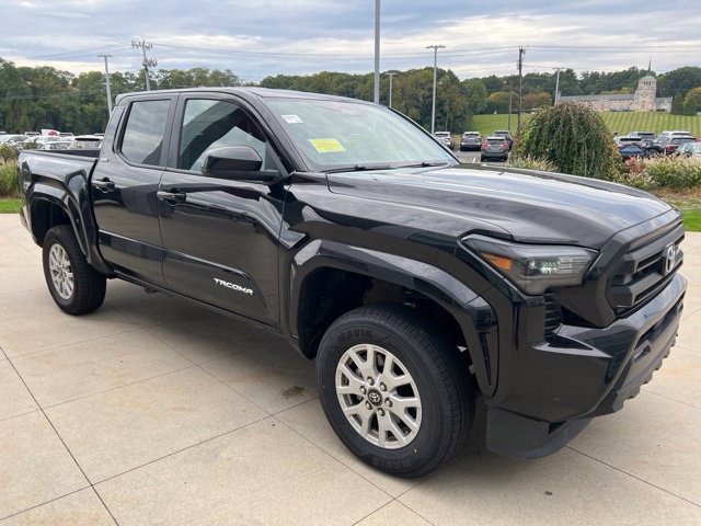 Used 2024 Toyota Tacoma SR5 RWD image 1
