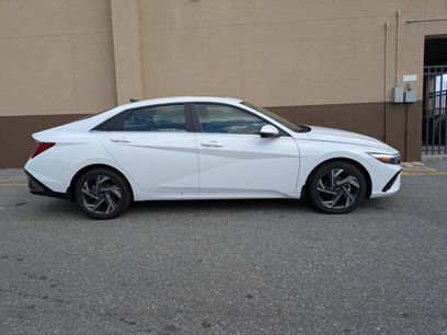 Used 2025 Hyundai Elantra Limited