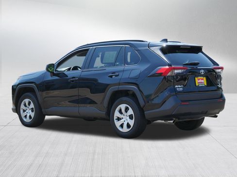 Used 2021 Toyota RAV4 LE AWD/4WD image 5