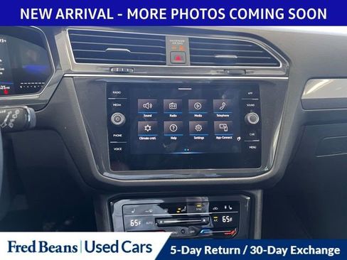 Used 2024 Volkswagen Tiguan SE AWD/4WD image 10