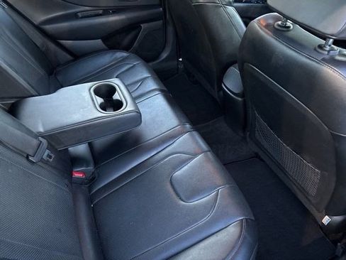 Used 2022 Hyundai Elantra Limited image 38