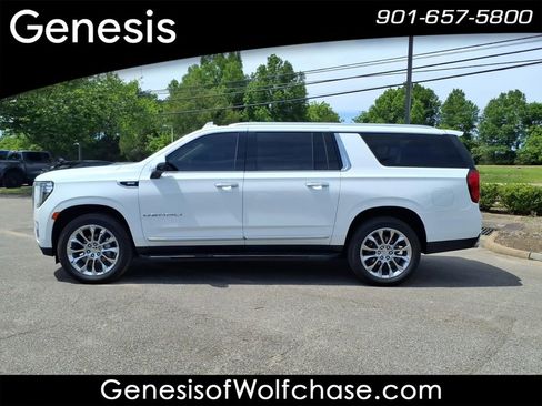Used 2022 GMC Yukon XL Denali AWD/4WD image 2