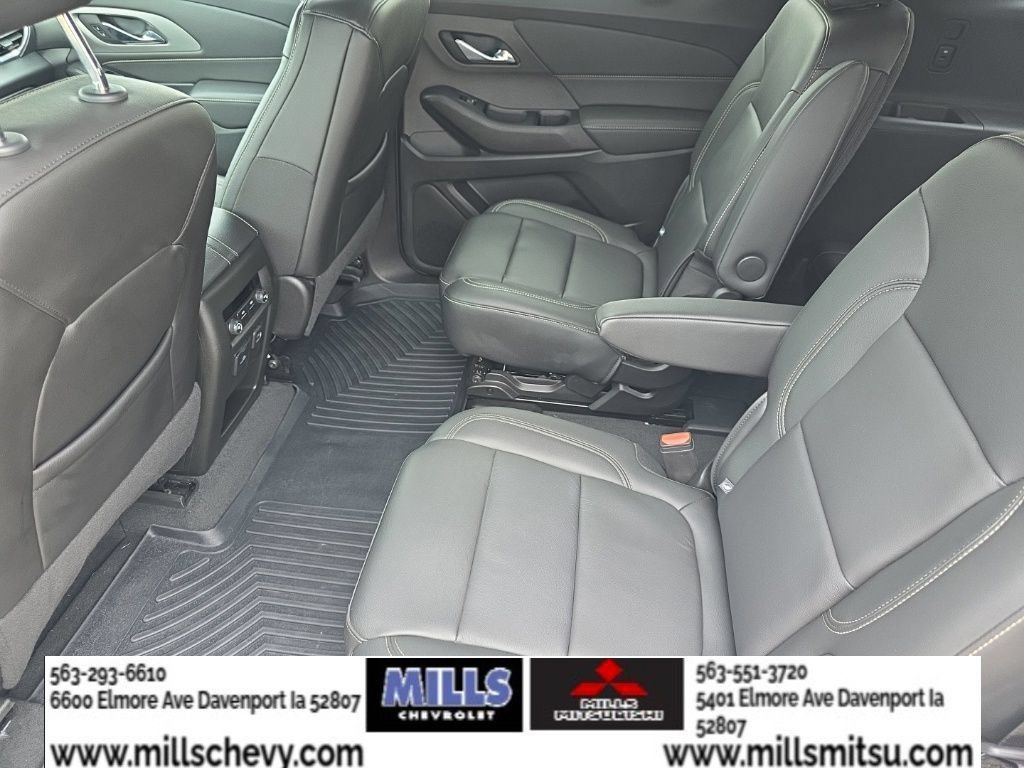 Used 2023 Chevrolet Traverse LT w/ LT Premium Package AWD/4WD image 15