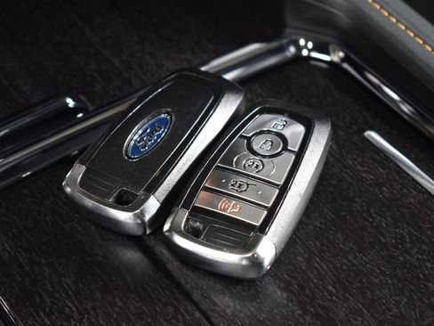 Used 2023 Ford Expedition Platinum image 39