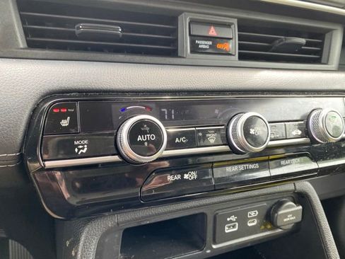 Used 2024 Honda Pilot EX-L image 17