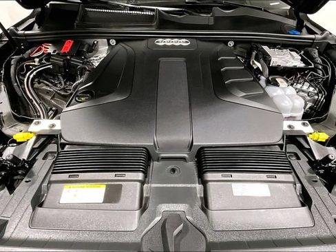 Used 2023 Audi Q7 2.0T Premium Plus w/ Premium Plus Package AWD/4WD image 5