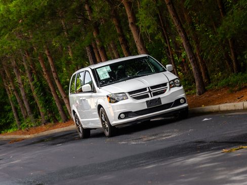 Used 2020 Dodge Grand Caravan GT FWD image 41