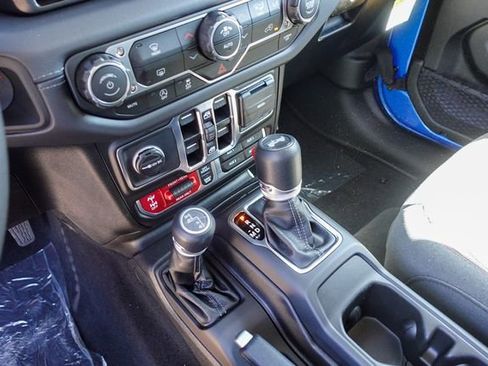 New 2025 Jeep Wrangler Rubicon w/ Technology Group image 21