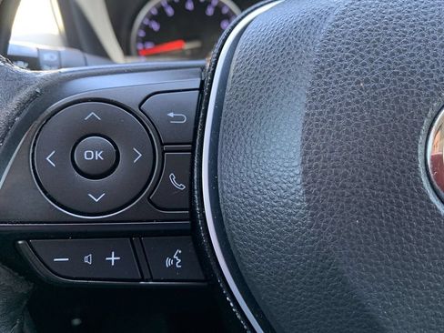 Used 2019 Toyota RAV4 XLE Premium FWD image 18