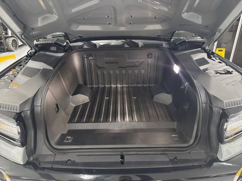 Used 2025 GMC Hummer EV 2X image 39