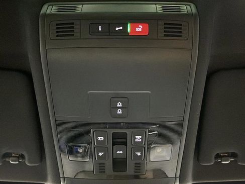 Used 2024 Volkswagen Tiguan SE w/ Panoramic Sunroof Package image 34