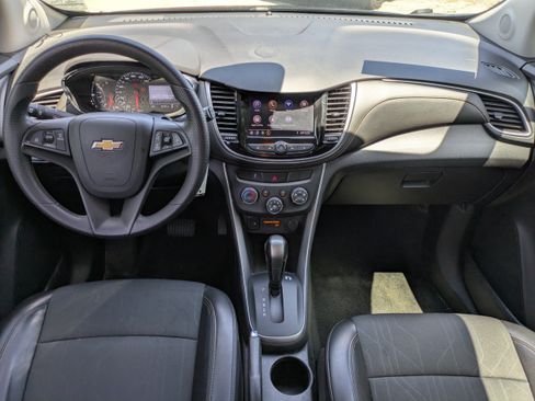 Used 2022 Chevrolet Trax LT AWD/4WD image 14