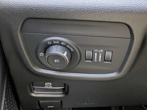 Certified 2022 Jeep Grand Cherokee Limited w/ Luxury Tech Group II RWD image 26