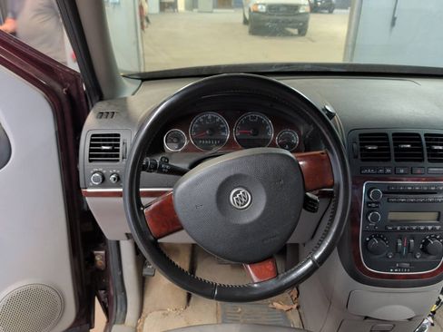 Used 2006 Buick Terraza CX FWD image 30