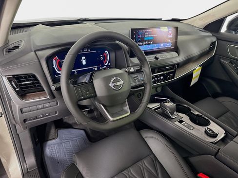 New 2026 Nissan Rogue Platinum image 9