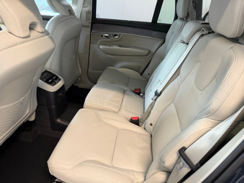 New 2026 Volvo XC90 T8 Ultra w/ Protection Package Premier AWD/4WD image 24
