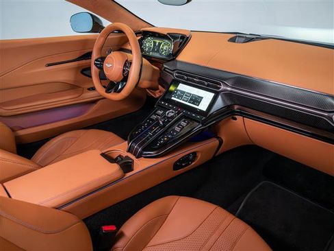 Used 2025 Aston Martin V8 Vantage Coupe image 10