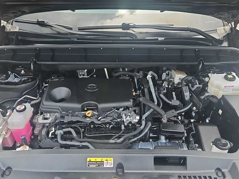 Used 2023 Toyota Highlander XLE FWD image 18