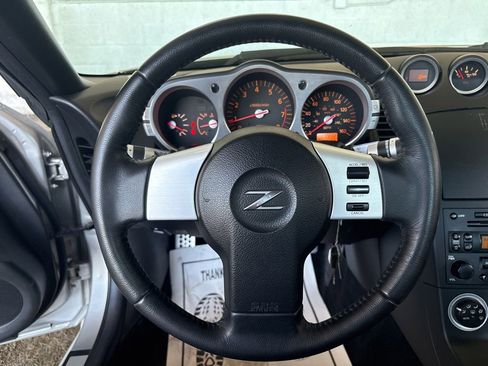 Used 2004 Nissan 350Z Touring RWD image 13