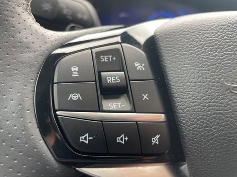 Used 2024 Ford Explorer ST w/ Technology Package image 21