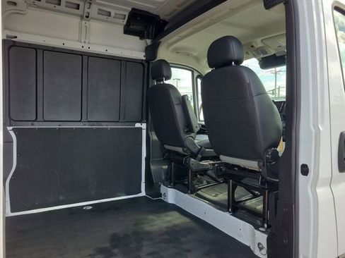 Used 2024 RAM ProMaster 2500 w/ Convenience Group FWD image 11