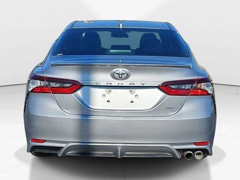 Used 2022 Toyota Camry SE image 4