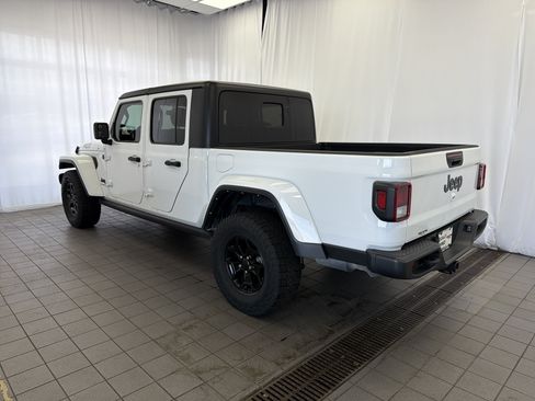 Used 2021 Jeep Gladiator Sport AWD/4WD image 6