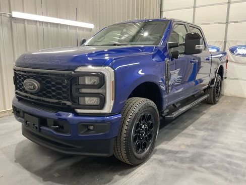 Used 2026 Ford F250 Lariat w/ Black Appearance Package image 3
