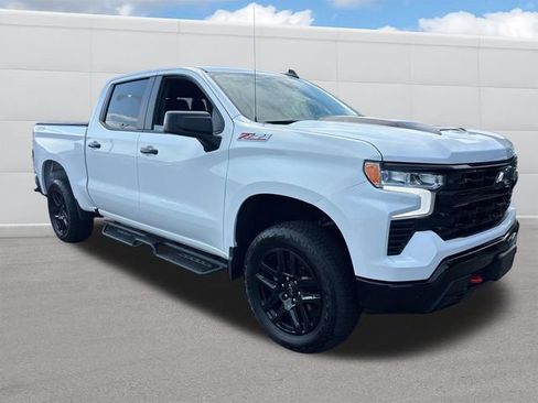 Used 2025 Chevrolet Silverado 1500 LT Trail Boss w/ Convenience Package II AWD/4WD image 9