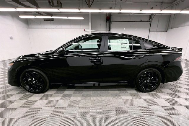 New 2027 Nissan Sentra SR w/ SR Premium Package FWD image 18
