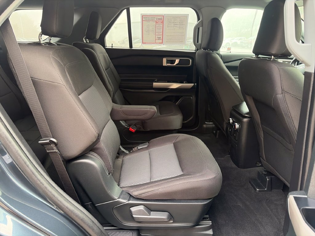 Used 2023 Ford Explorer XLT AWD/4WD image 44