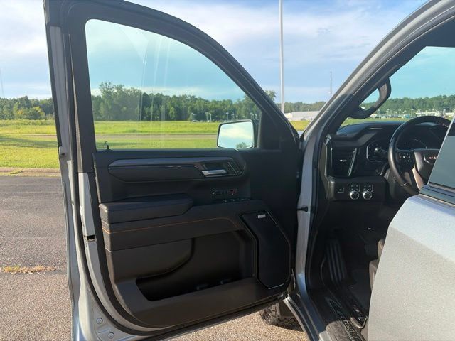 Used 2025 GMC Sierra 1500 AT4 AWD/4WD image 16