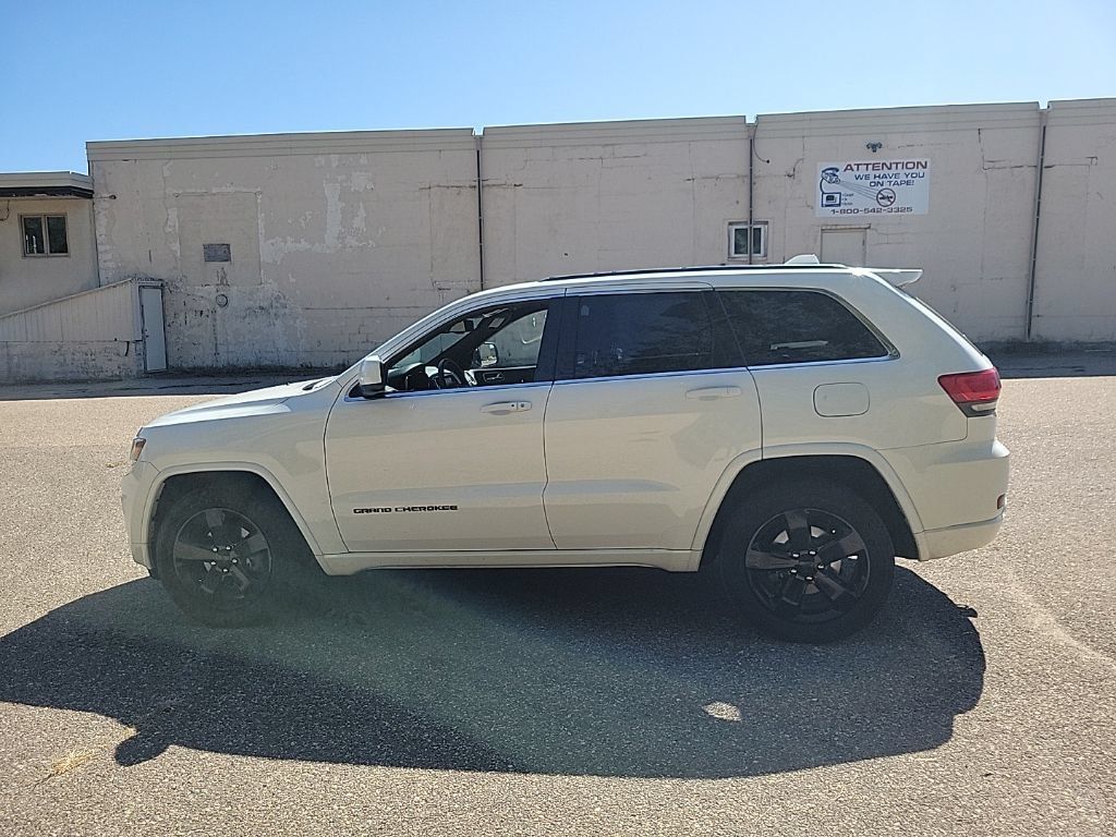 Used 2015 Jeep Grand Cherokee Altitude AWD/4WD image 19