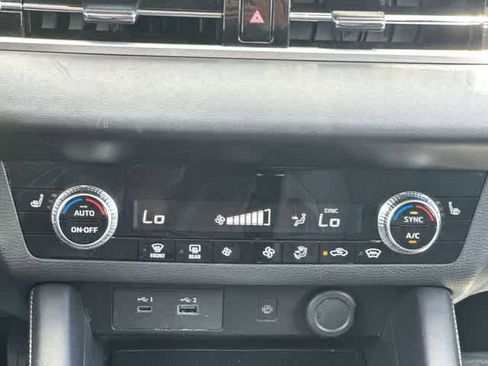 Used 2024 Mitsubishi Outlander SE AWD/4WD image 14
