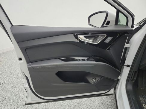 Used 2023 Audi Q4 e-tron Premium Plus w/ Premium Plus image 14
