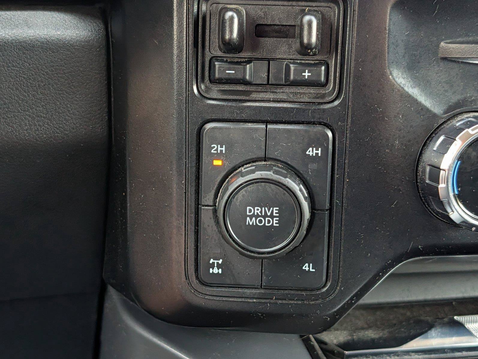 Used 2024 Ford F250 Lariat w/ Lariat Ultimate Package AWD/4WD image 22