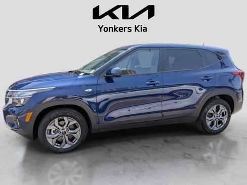 Certified 2025 Kia Seltos LX AWD/4WD image 10
