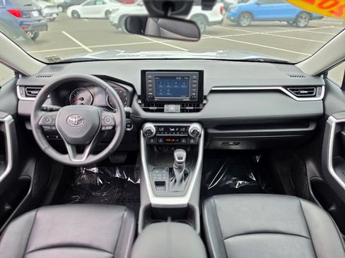 Used 2022 Toyota RAV4 XLE Premium AWD/4WD image 31