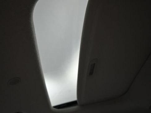 Certified 2024 Hyundai Venue SEL FWD image 18