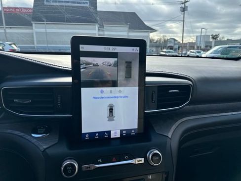 Used 2020 Ford Explorer Platinum w/ Premium Technology Package image 28